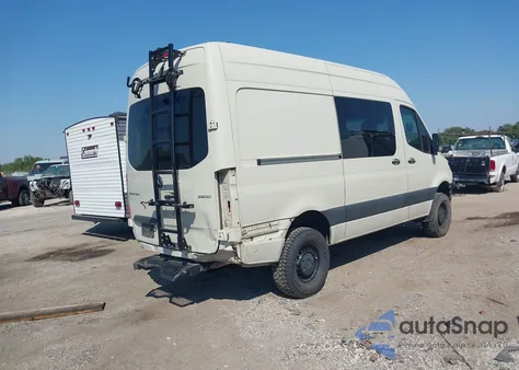 2021 Mercedes-Benz Sprinter Standard Roof V6 z USA, uszkodzony, nr VIN W1W4EBVY7MT063361